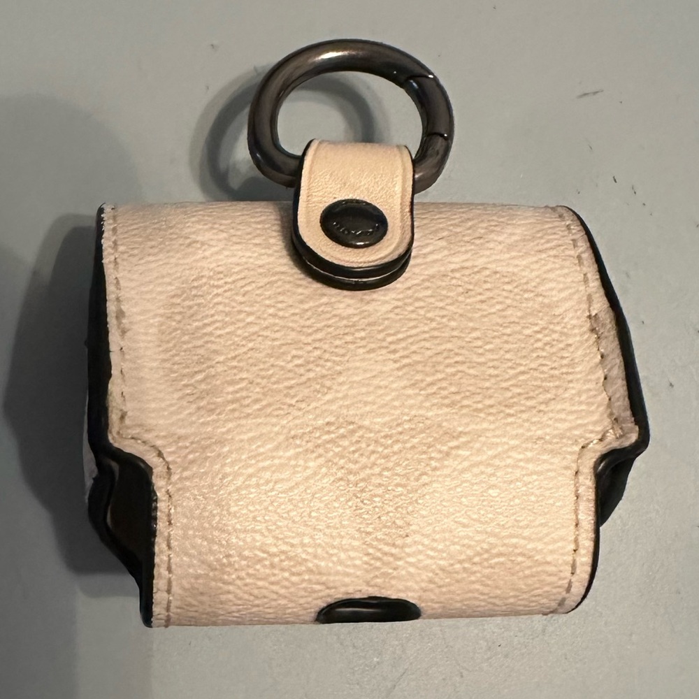 Coach White Leather AirPod Pro case - Picture 2 of 7
